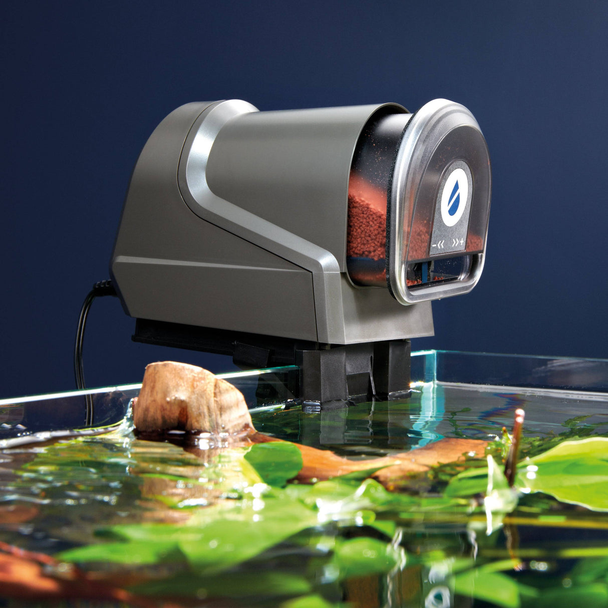 OASE Bracket for the FishGuard in use